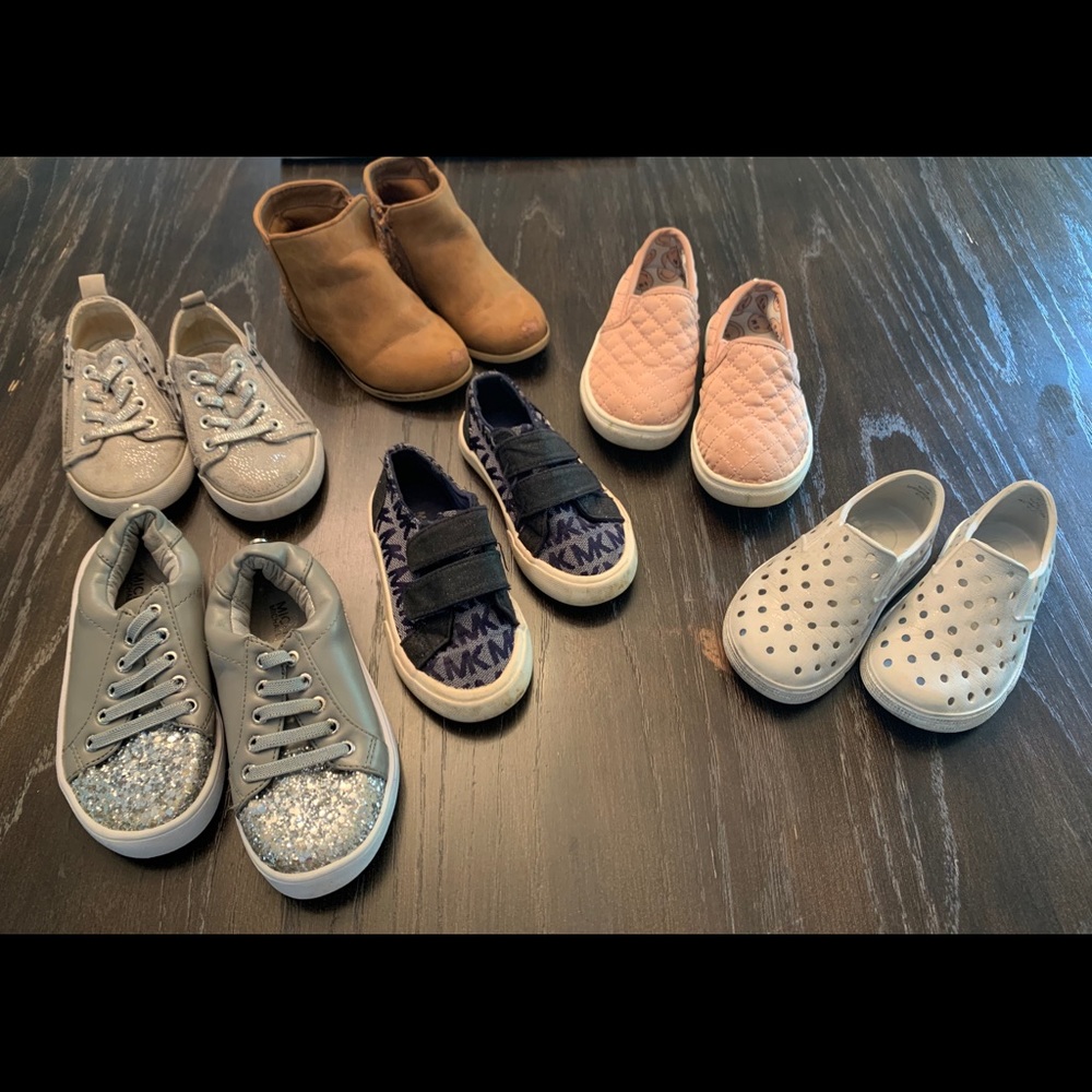 Toddler Girl’s Size 7 Shoes